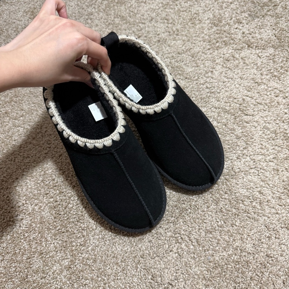 Black Slip-On Shoes with Cream Trim